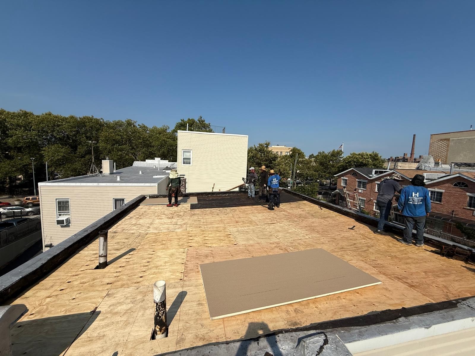 Modern Flat Roof System - EPDM flat roofing installation with 20-year guarantee in Liverpool
